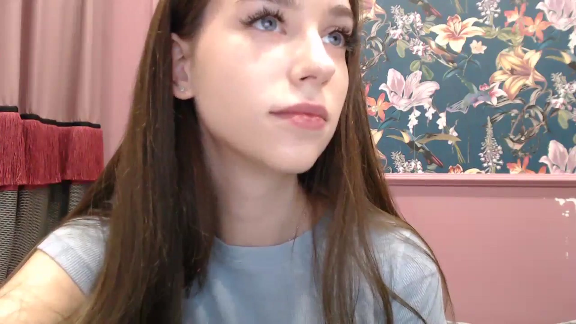 Gallery image thumbnail from ElsieF_'s myfreecams stream on, 05/30/2025, 18:36 image 3 of 20