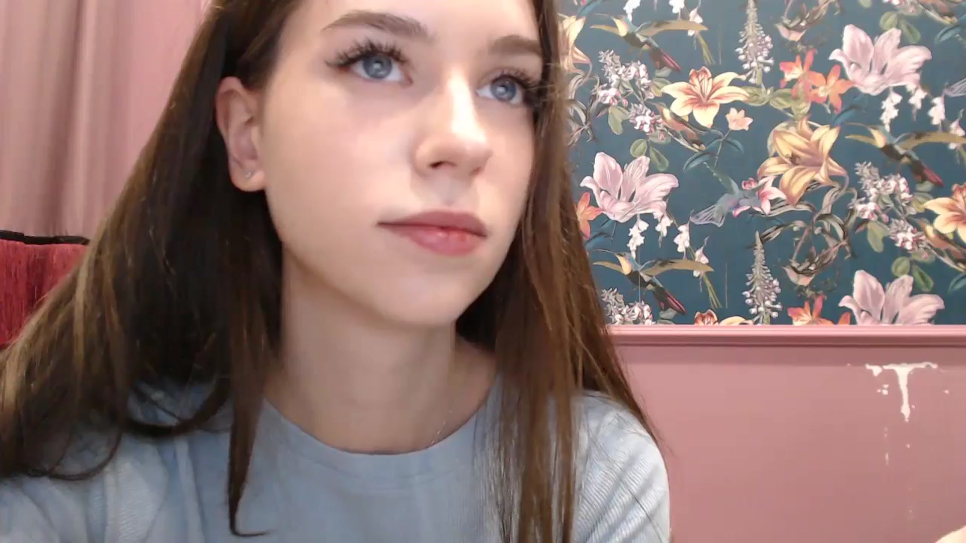 Gallery image thumbnail from ElsieF_'s myfreecams stream on, 05/30/2025, 18:36 image 19 of 20