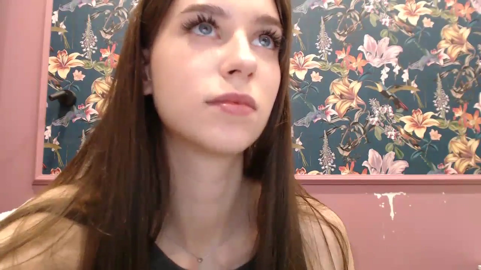 Gallery image thumbnail from ElsieF_'s myfreecams stream on, 05/31/2025, 19:25 image 8 of 20