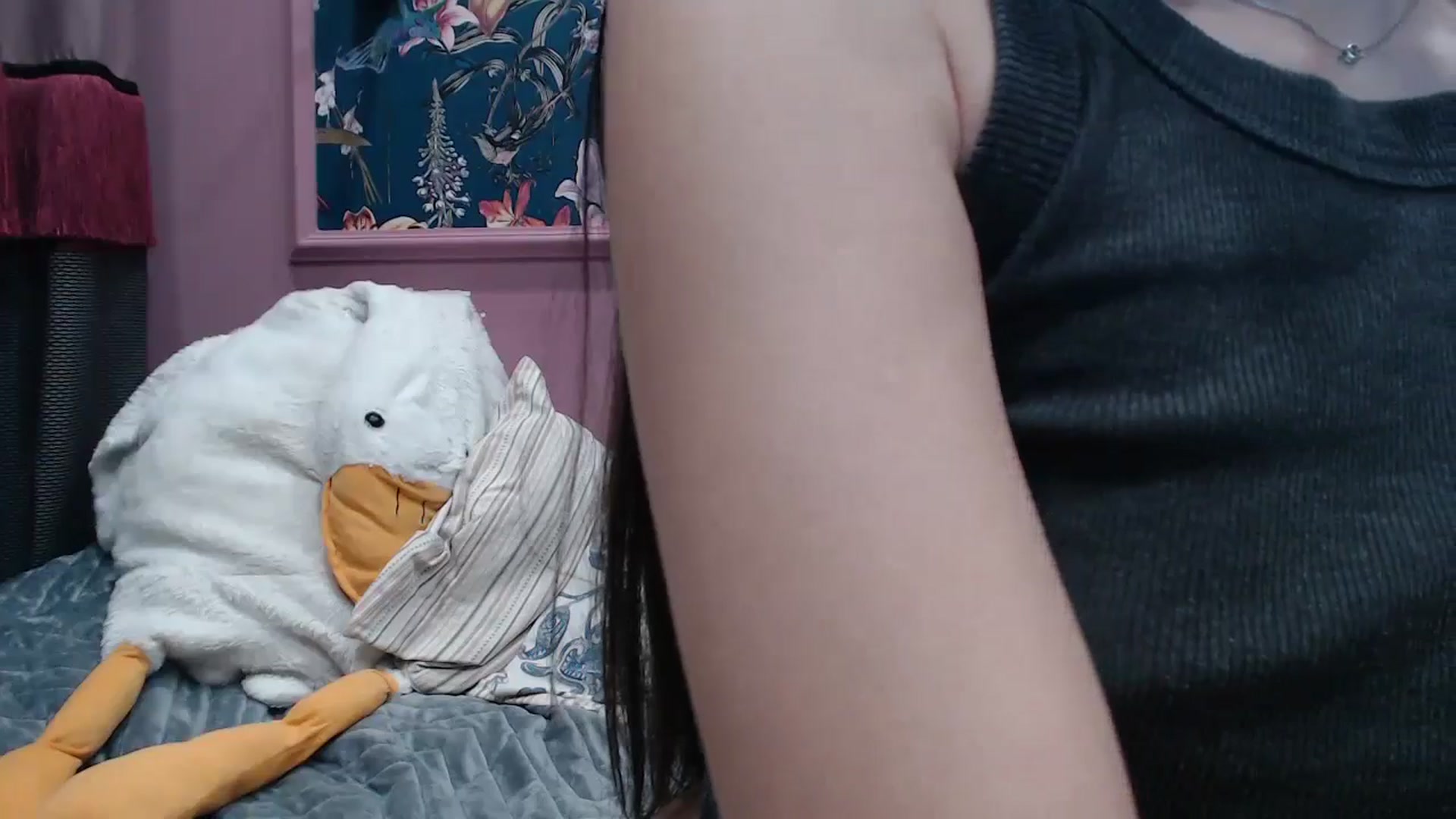 Gallery image thumbnail from ElsieF_'s myfreecams stream on, 05/31/2025, 19:25 image 11 of 20