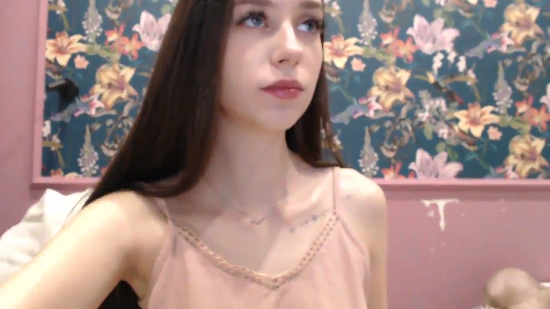 Gallery image thumbnail from ElsieF_'s myfreecams stream on, 06/01/2025, 19:12 image 6 of 20