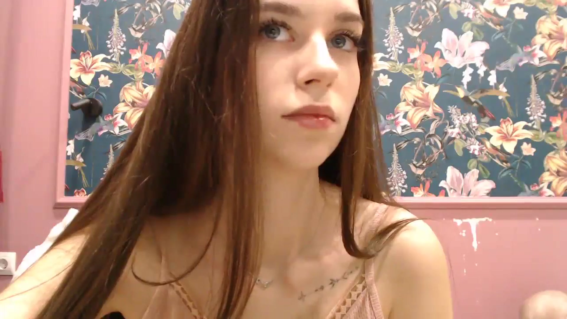 Gallery image thumbnail from ElsieF_'s myfreecams stream on, 06/01/2025, 19:12 image 7 of 20