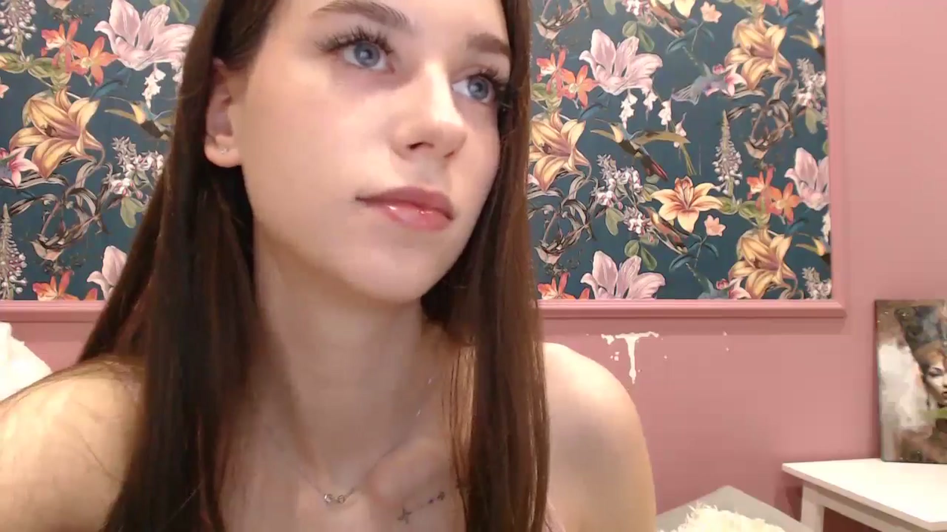 Gallery image thumbnail from ElsieF_'s myfreecams stream on, 06/01/2025, 19:12 image 19 of 20