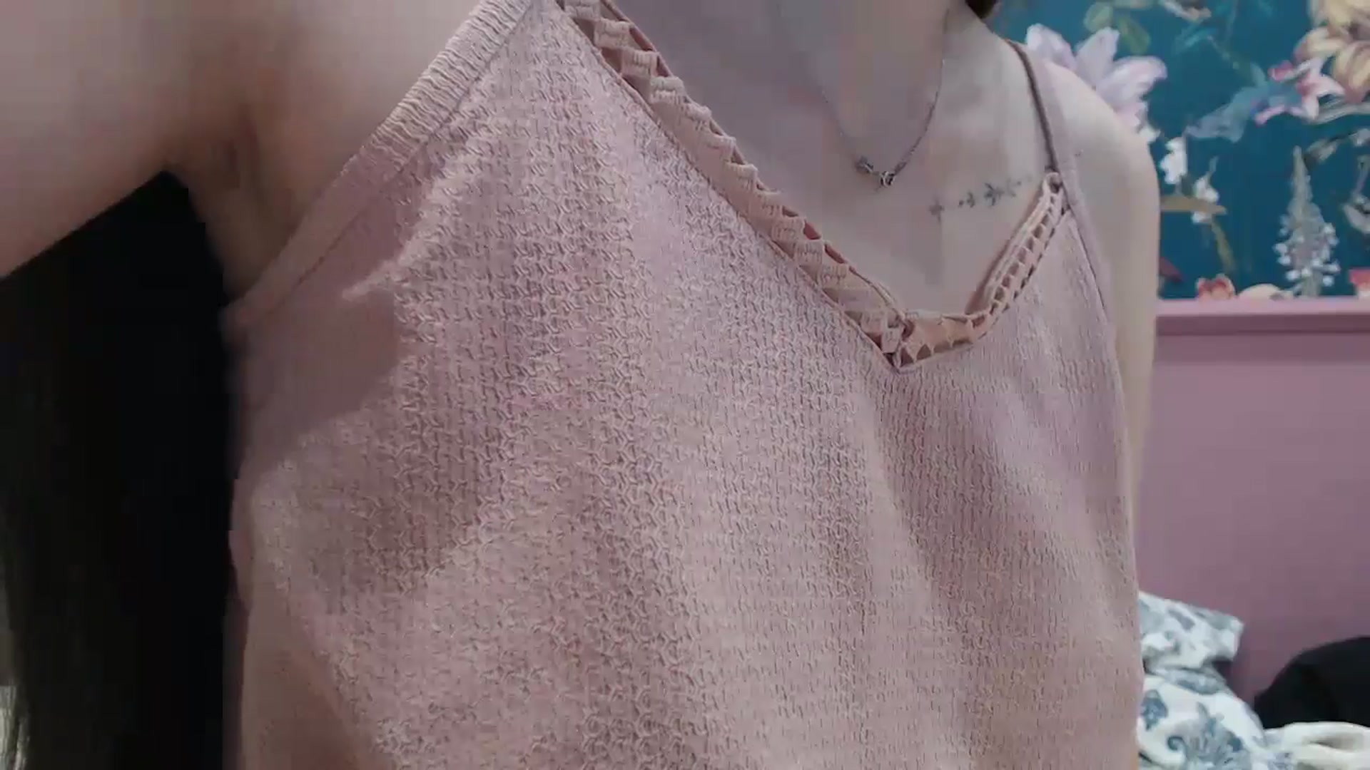 Gallery image thumbnail from ElsieF_'s myfreecams stream on, 06/01/2025, 20:20 image 19 of 20