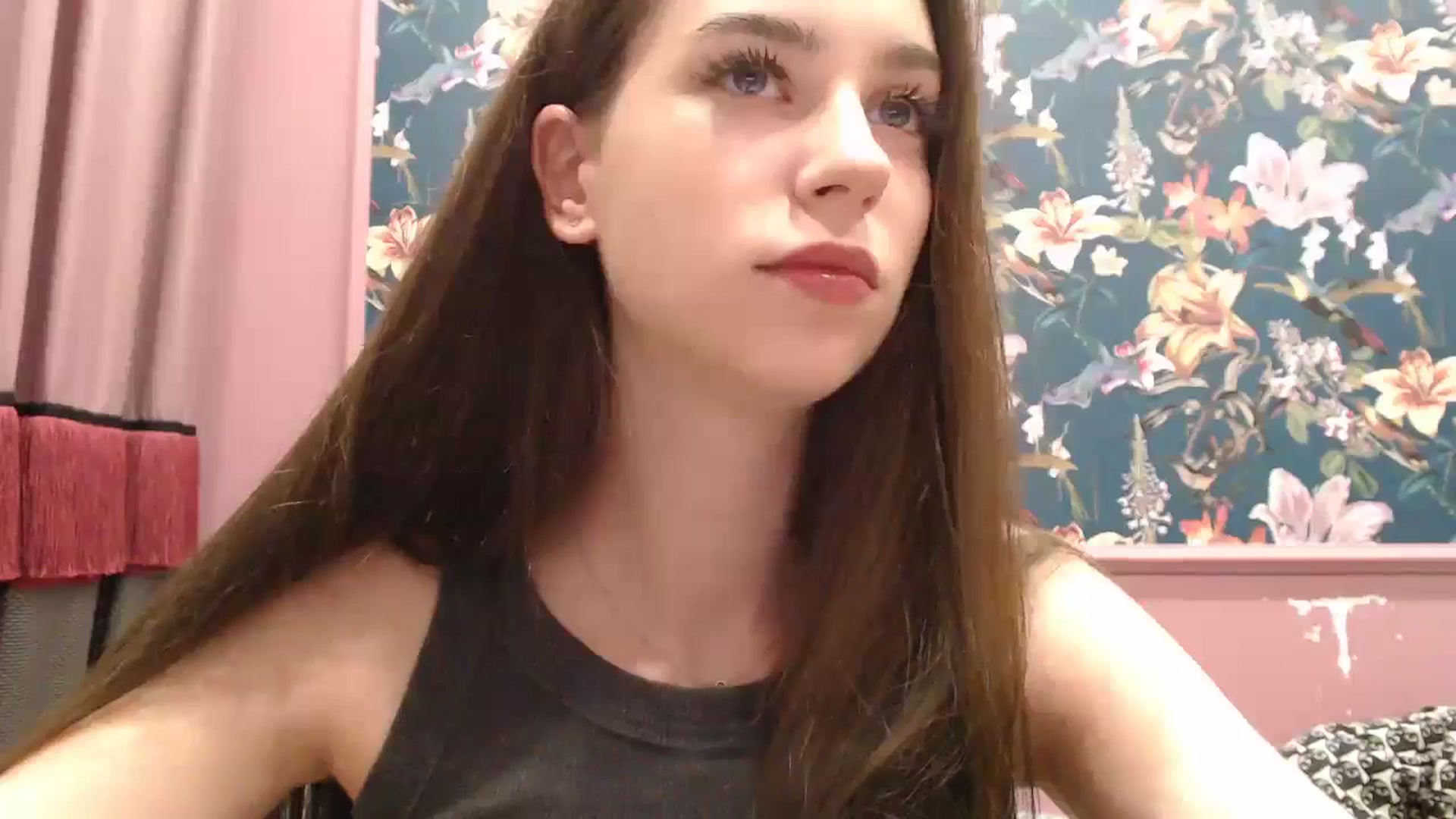 Gallery image thumbnail from ElsieF_'s myfreecams stream on, 06/16/2025, 18:58 image 8 of 20