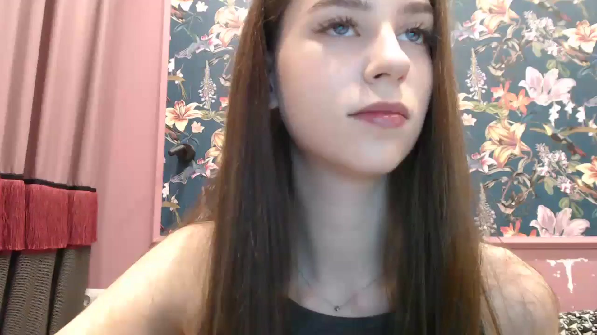 Gallery image thumbnail from ElsieF_'s myfreecams stream on, 06/16/2025, 18:58 image 18 of 20