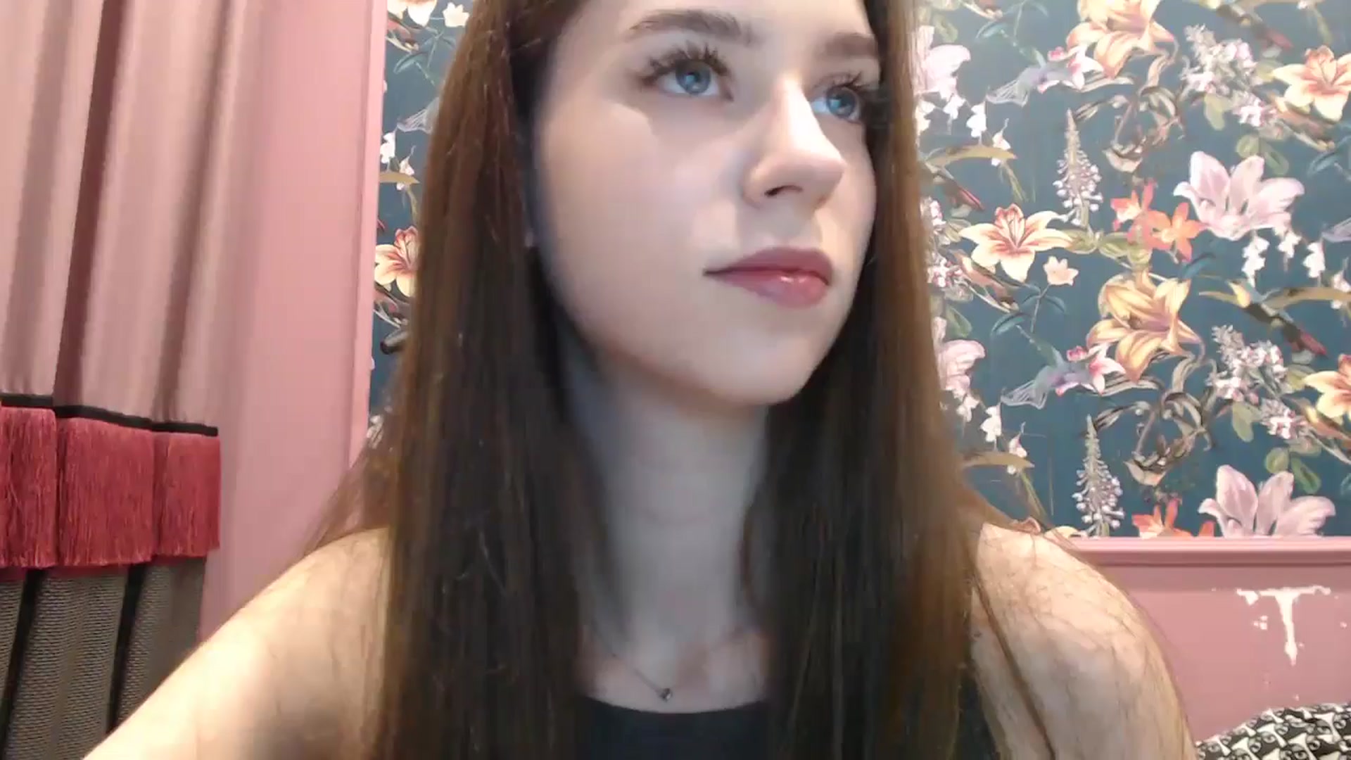 Gallery image thumbnail from ElsieF_'s myfreecams stream on, 06/16/2025, 18:58 image 17 of 20