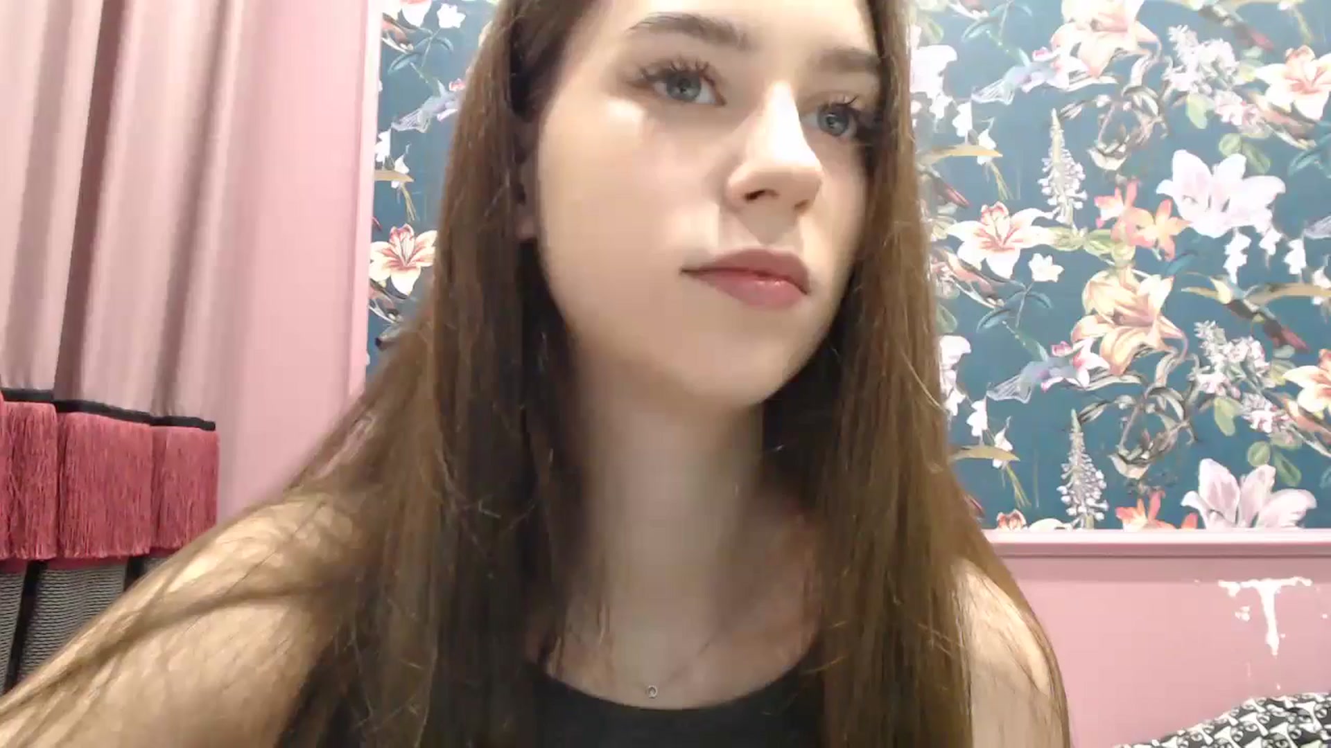 Gallery image thumbnail from ElsieF_'s myfreecams stream on, 06/16/2025, 18:58 image 15 of 20
