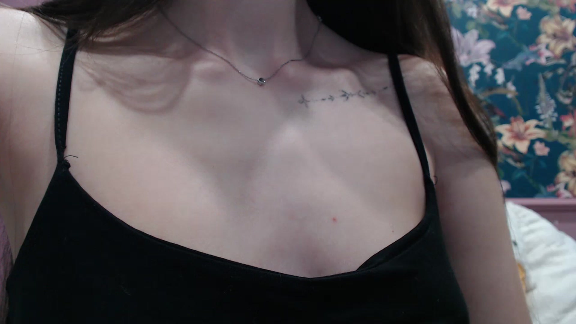 Gallery image thumbnail from ElsieF_'s myfreecams stream on, 06/22/2025, 18:25 image 18 of 20