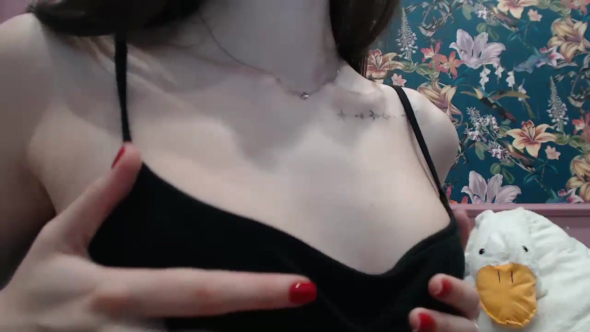 Gallery image thumbnail from ElsieF_'s myfreecams stream on, 06/22/2025, 18:25 image 12 of 20