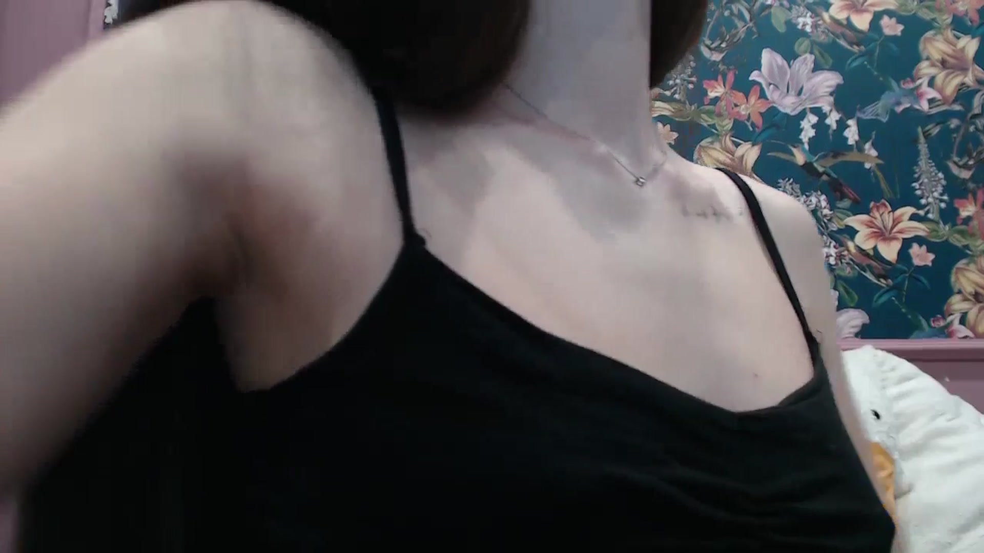 Gallery image thumbnail from ElsieF_'s myfreecams stream on, 06/22/2025, 18:25 image 11 of 20