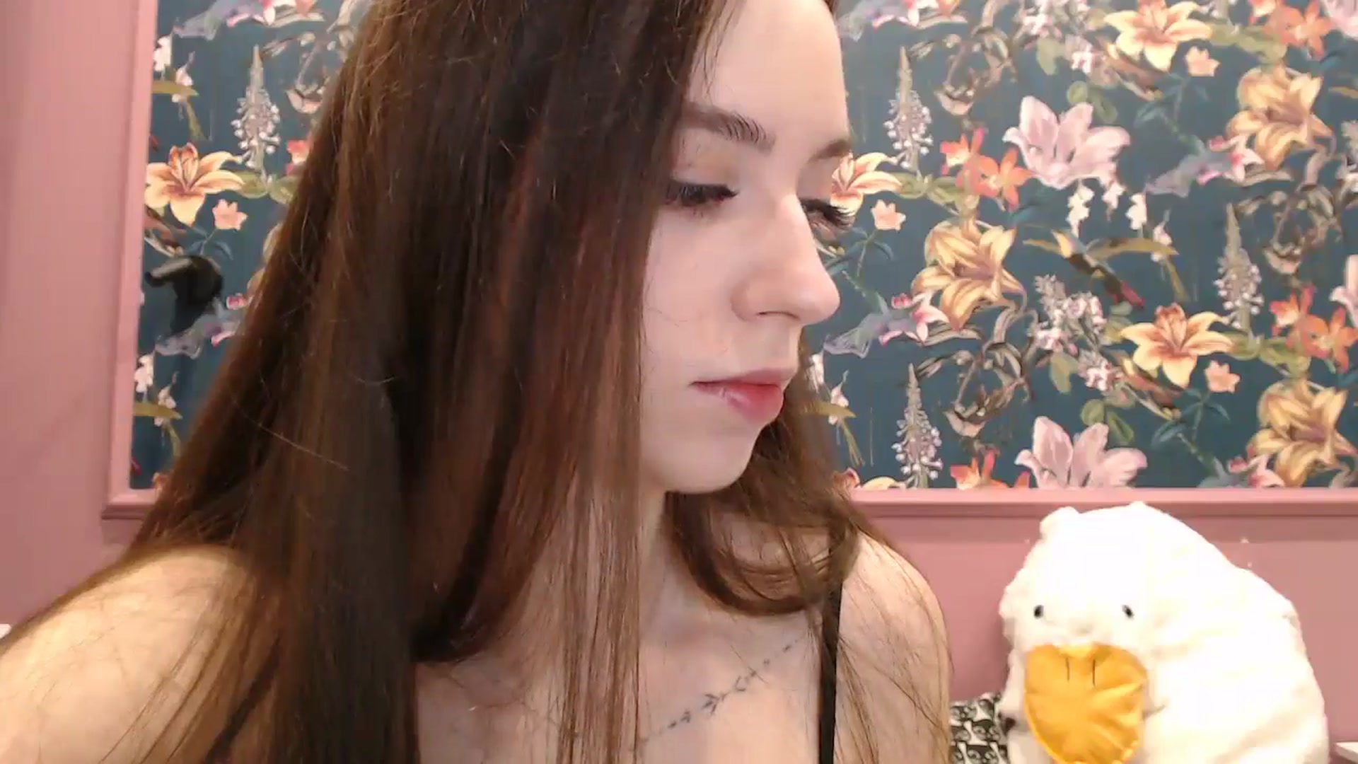 Gallery image thumbnail from ElsieF_'s myfreecams stream on, 06/22/2025, 18:25 image 6 of 20