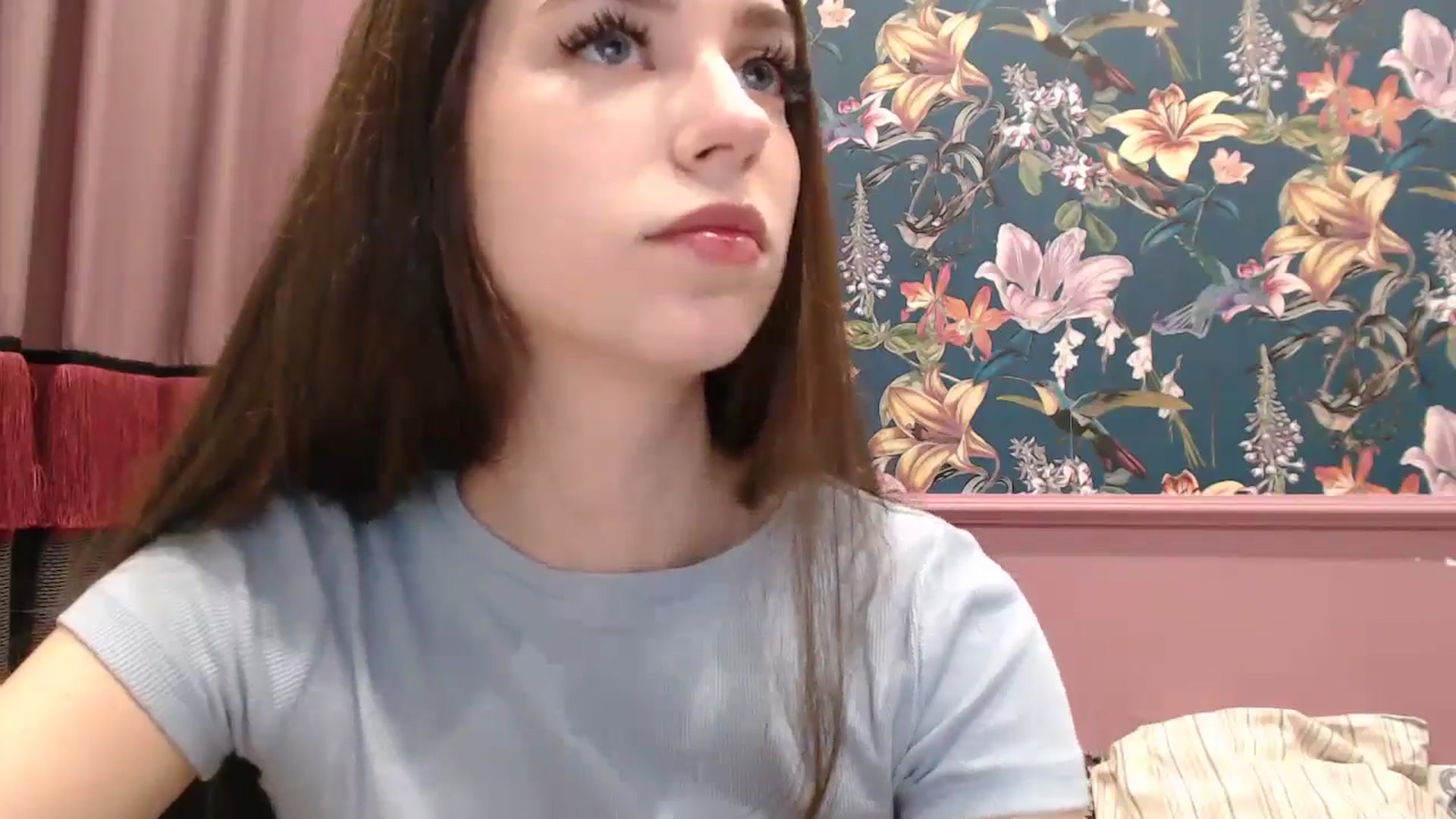 Gallery image thumbnail from ElsieF_'s myfreecams stream on, 07/01/2025, 19:23 image 4 of 20
