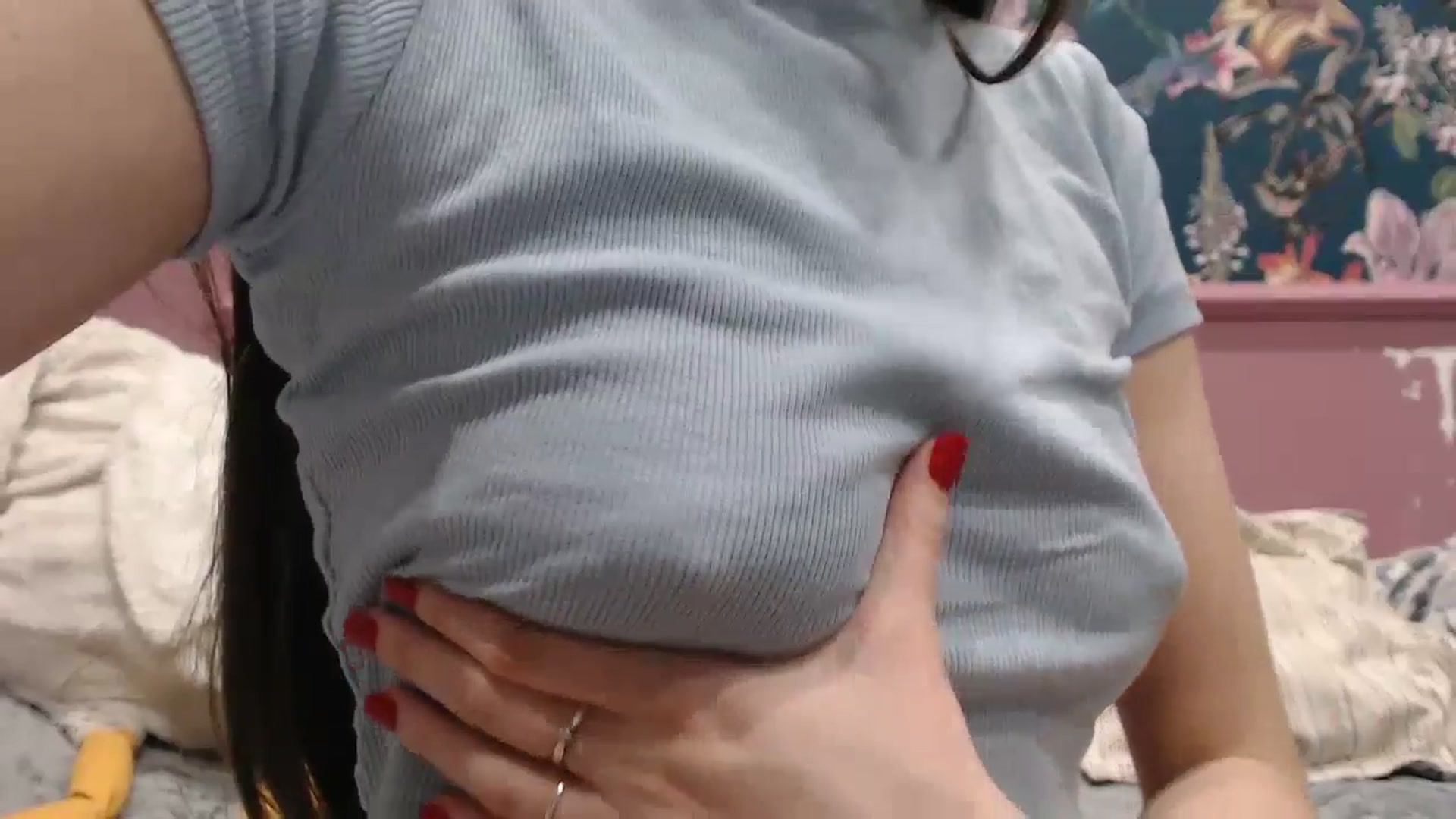 Gallery image thumbnail from ElsieF_'s myfreecams stream on, 07/01/2025, 19:23 image 3 of 20