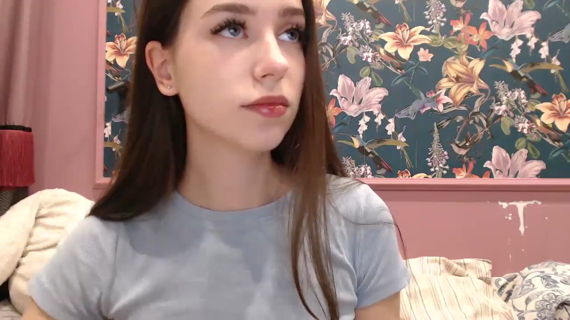 Gallery image thumbnail from ElsieF_'s myfreecams stream on, 07/01/2025, 19:23 image 1 of 20