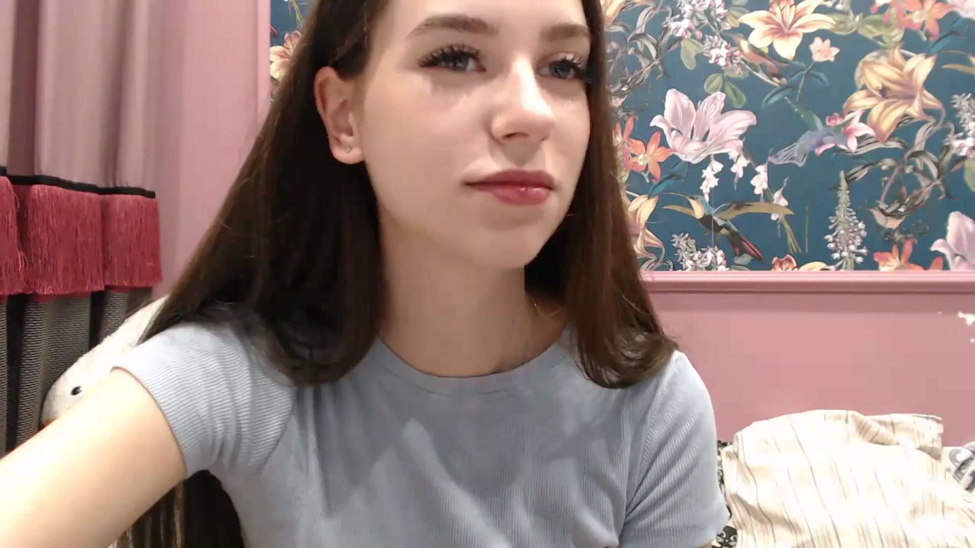 Gallery image thumbnail from ElsieF_'s myfreecams stream on, 07/01/2025, 19:23 image 16 of 20