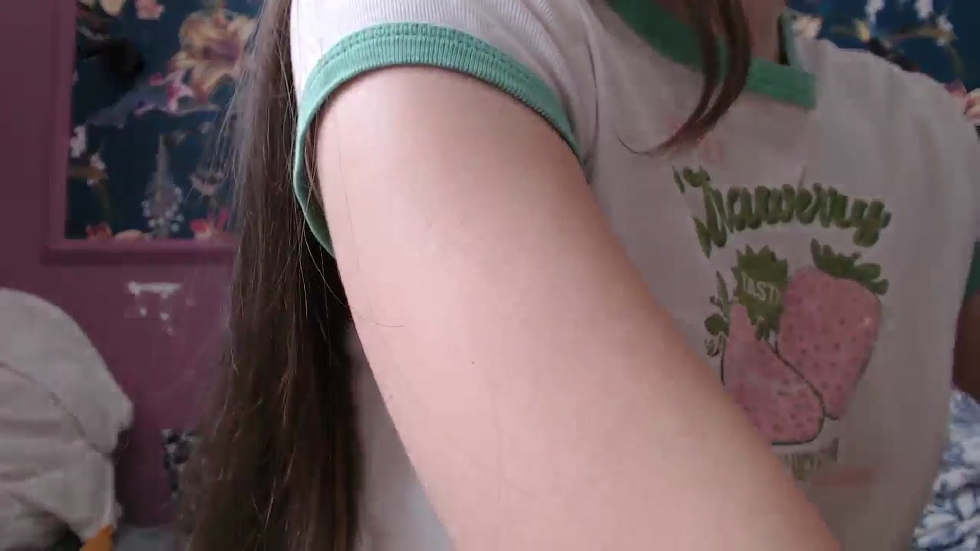 Gallery image thumbnail from ElsieF_'s myfreecams stream on, 07/04/2025, 08:50 image 6 of 20