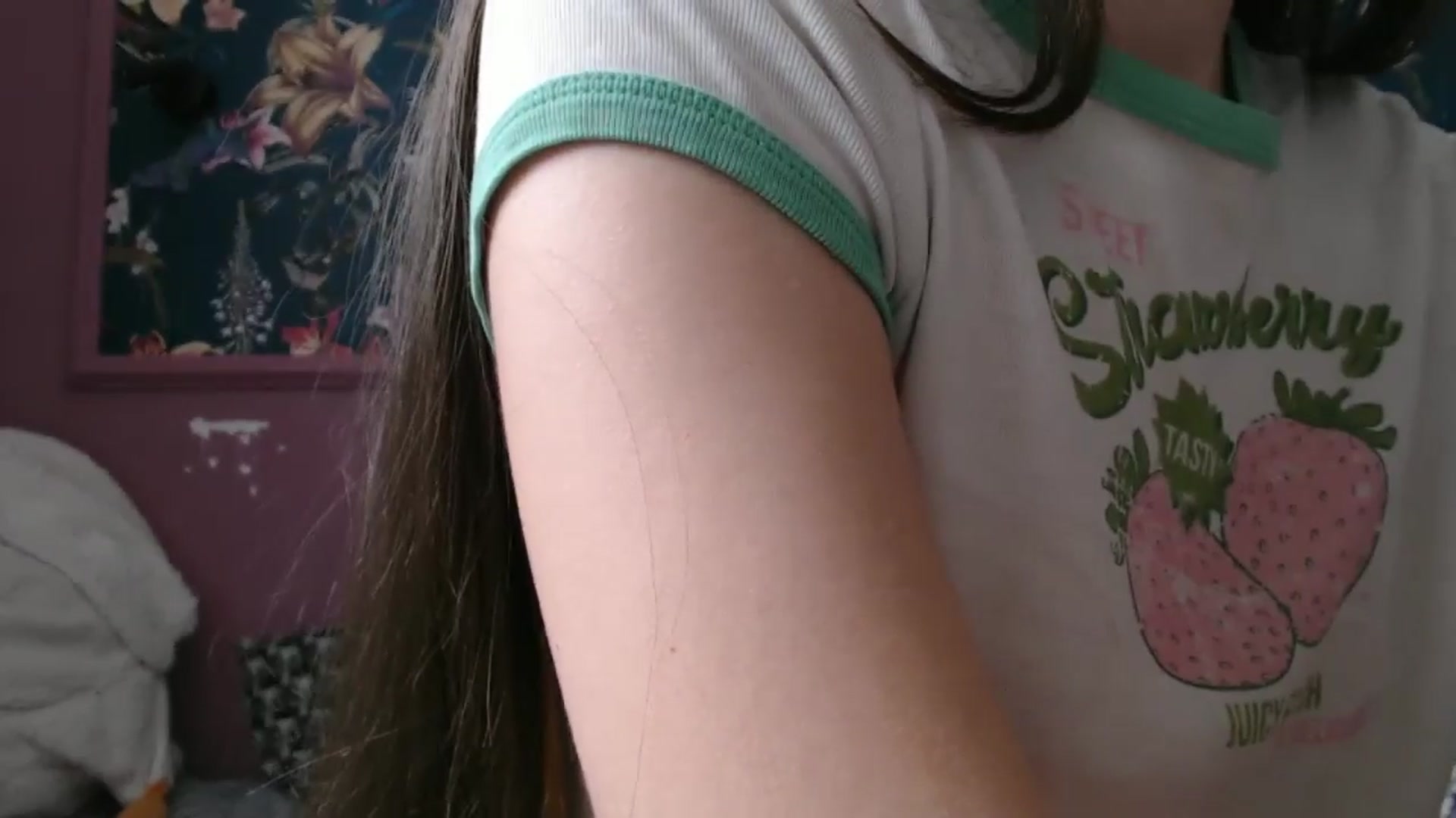 Gallery image thumbnail from ElsieF_'s myfreecams stream on, 07/04/2025, 08:50 image 3 of 20