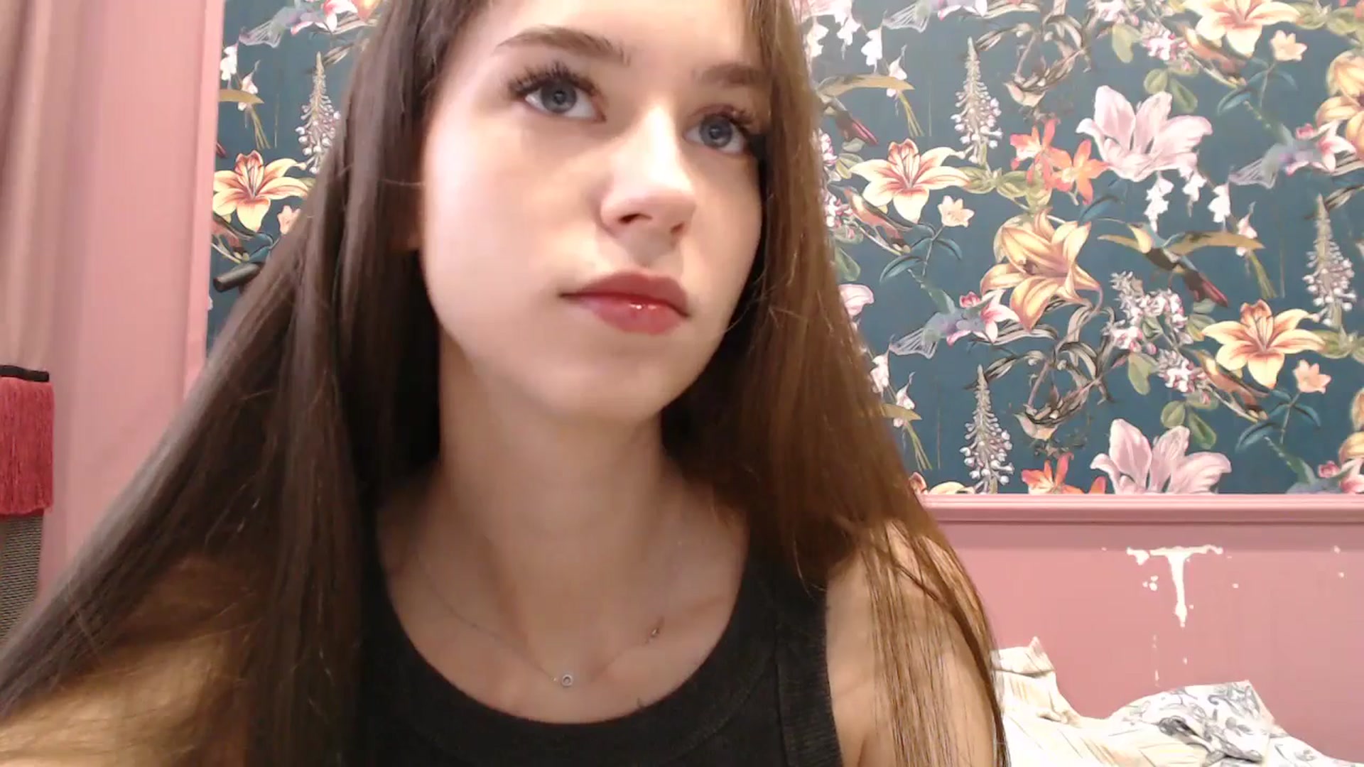 Gallery image thumbnail from ElsieF_'s myfreecams stream on, 07/07/2025, 17:25 image 5 of 20