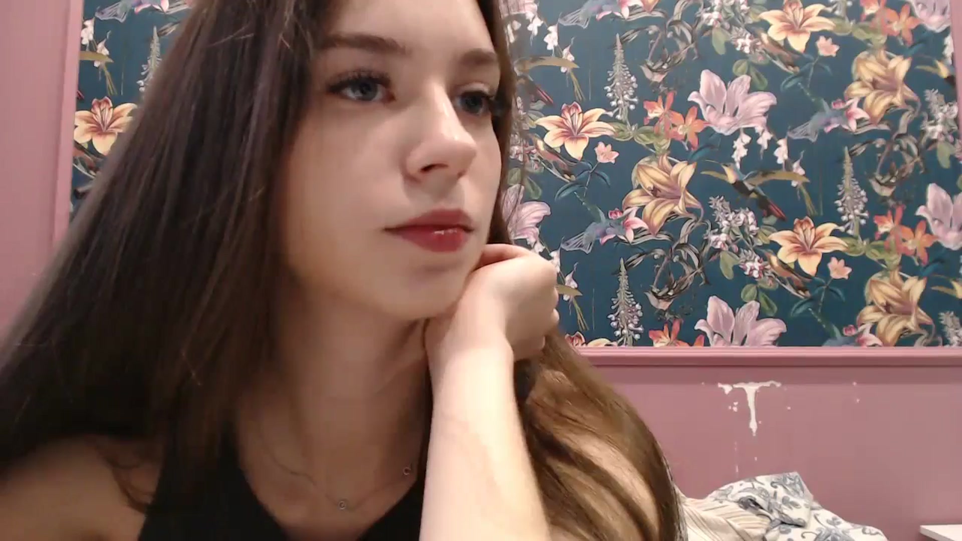 Gallery image thumbnail from ElsieF_'s myfreecams stream on, 07/07/2025, 17:25 image 13 of 20