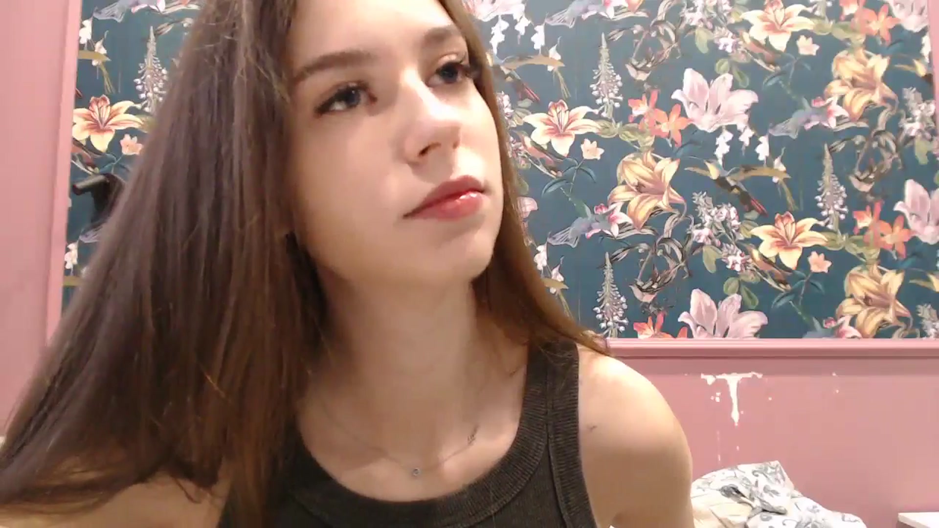 Gallery image thumbnail from ElsieF_'s myfreecams stream on, 07/07/2025, 17:25 image 14 of 20