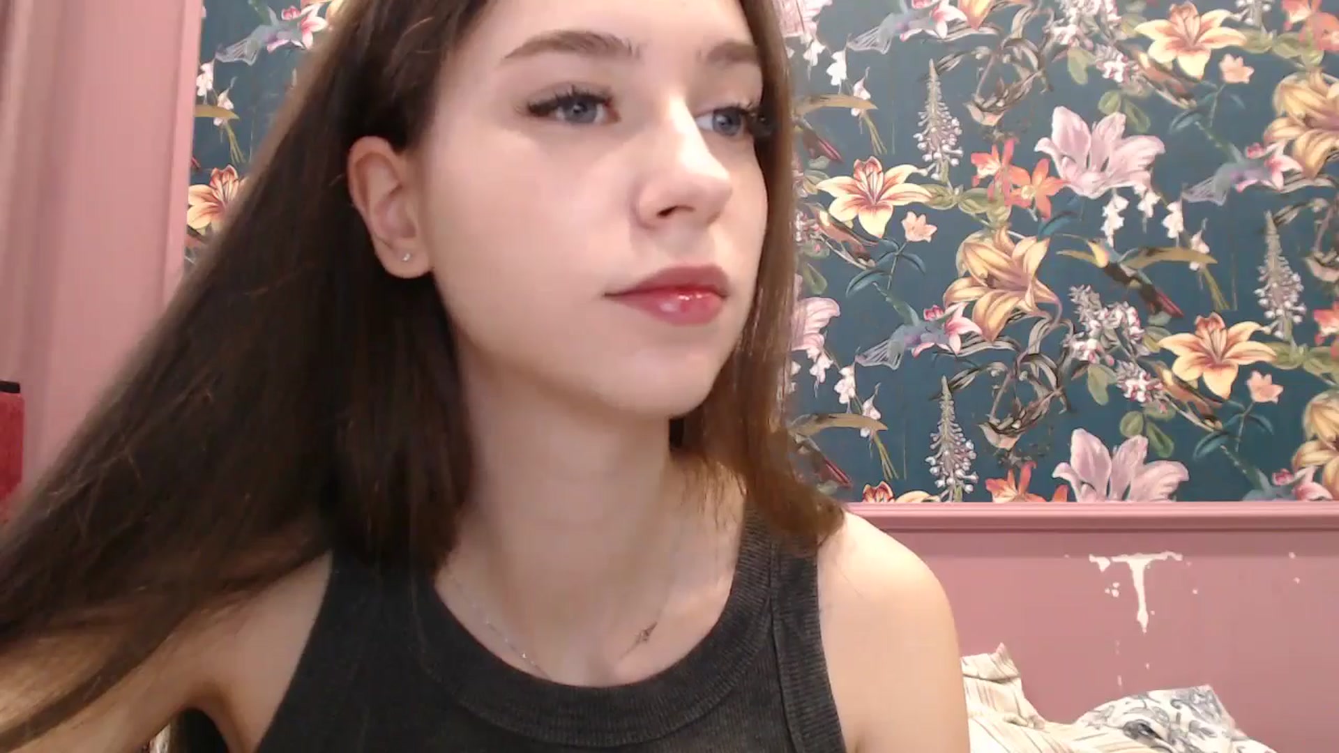 Gallery image thumbnail from ElsieF_'s myfreecams stream on, 07/07/2025, 17:25 image 20 of 20