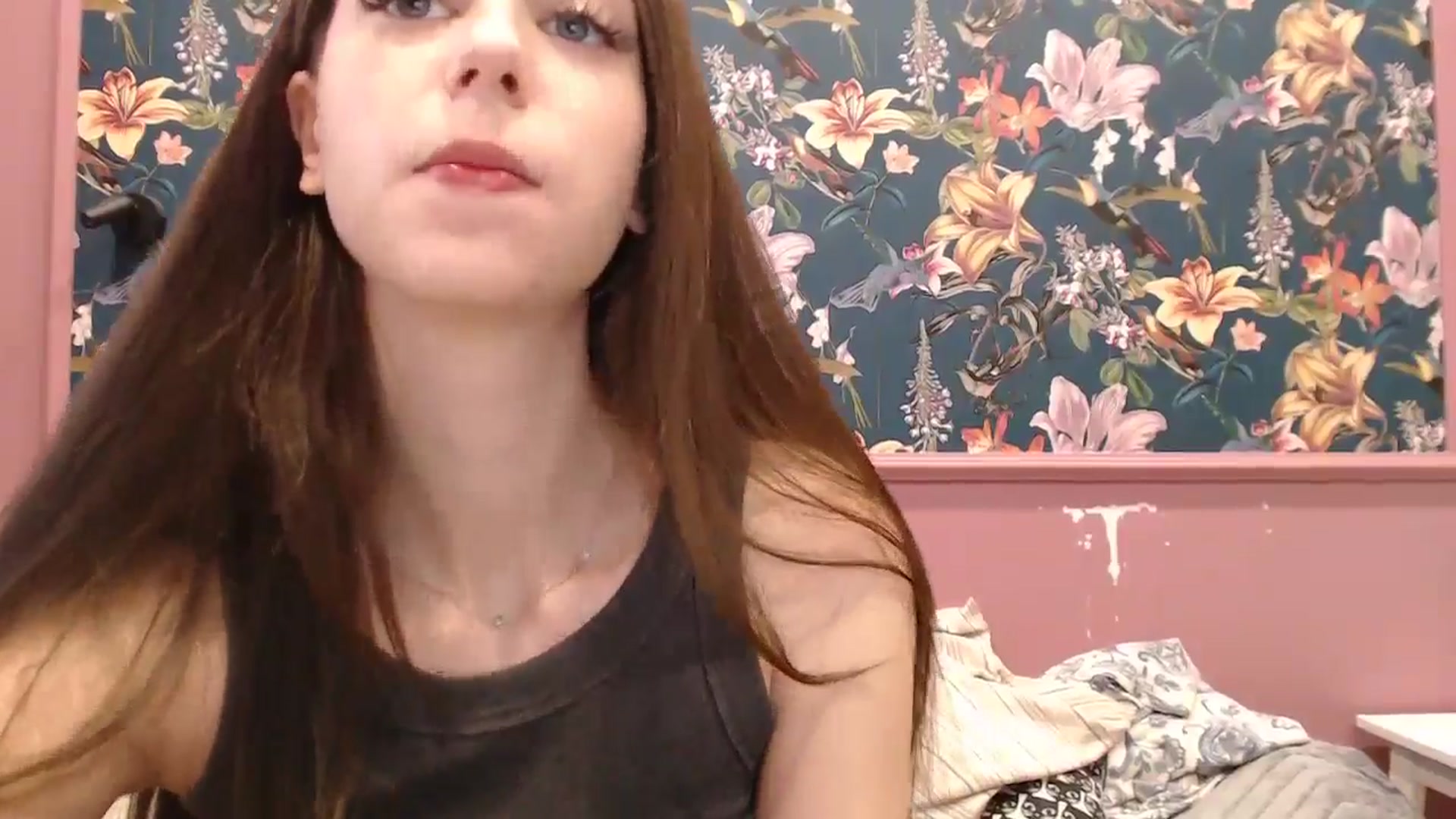 Gallery image thumbnail from ElsieF_'s myfreecams stream on, 07/07/2025, 17:25 image 15 of 20