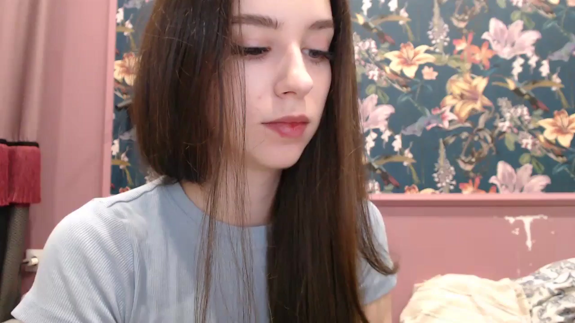 Gallery image thumbnail from ElsieF_'s myfreecams stream on, 07/12/2025, 18:38 image 9 of 20