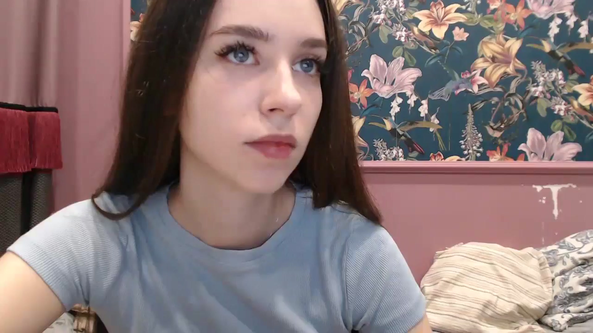 Gallery image thumbnail from ElsieF_'s myfreecams stream on, 07/12/2025, 18:38 image 16 of 20