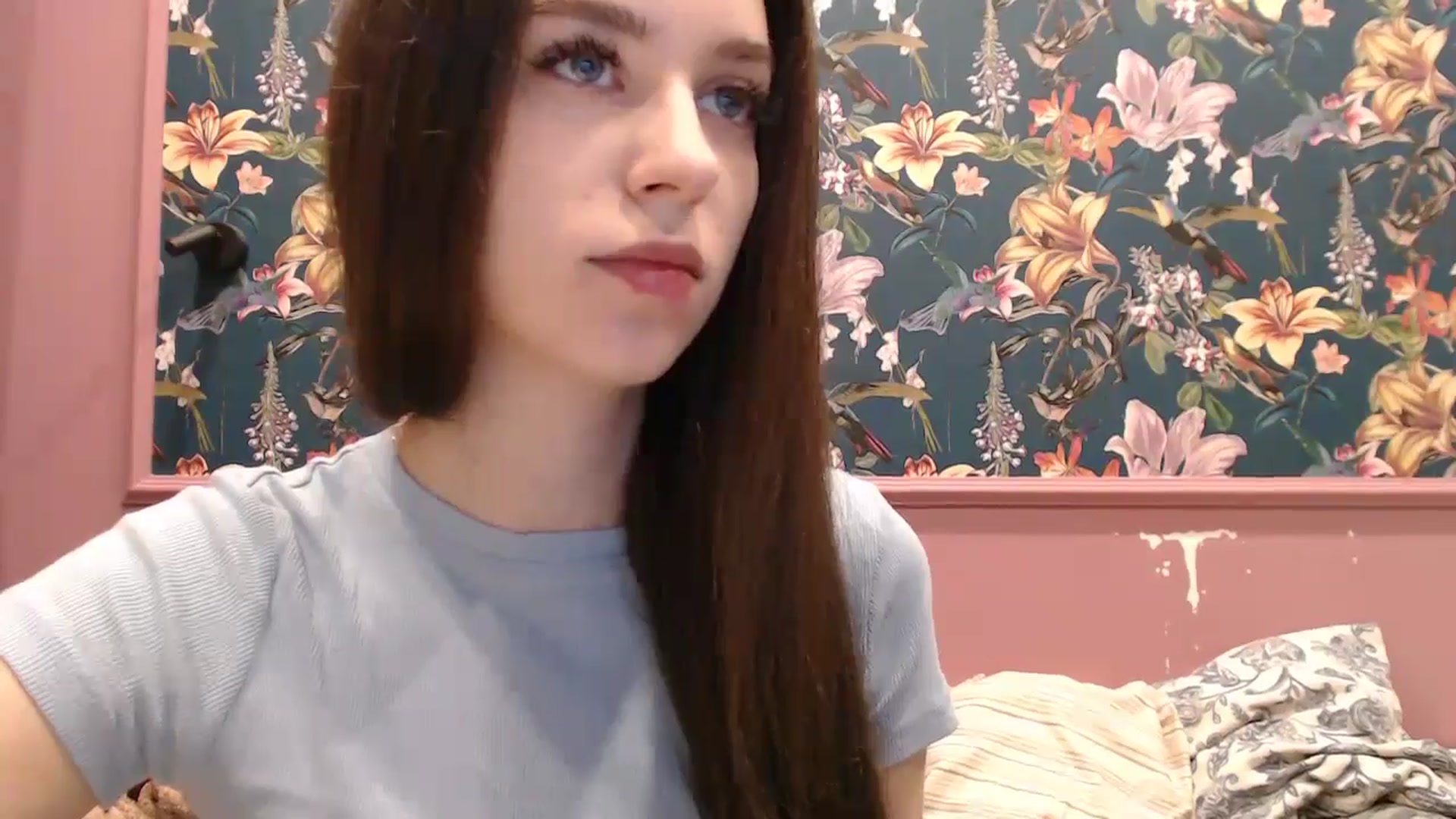 Gallery image thumbnail from ElsieF_'s myfreecams stream on, 07/12/2025, 18:38 image 4 of 20