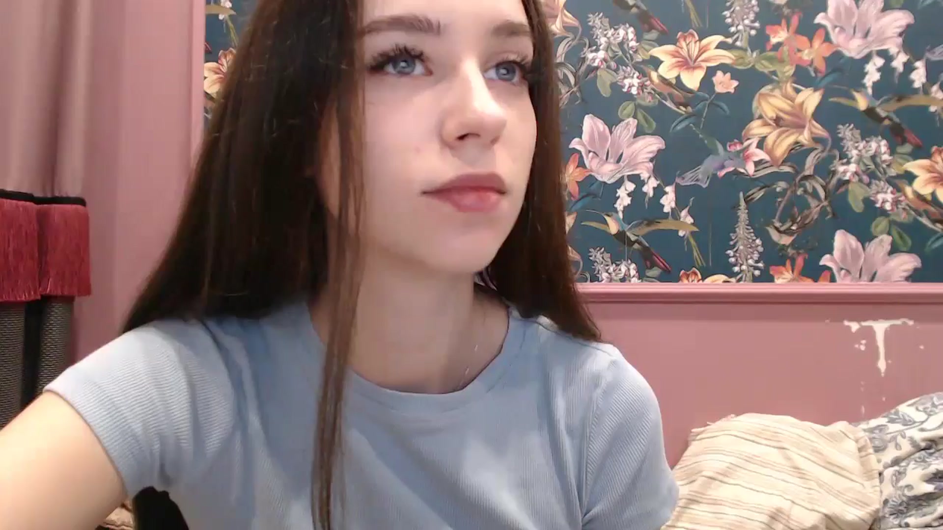 Gallery image thumbnail from ElsieF_'s myfreecams stream on, 07/12/2025, 18:38 image 17 of 20