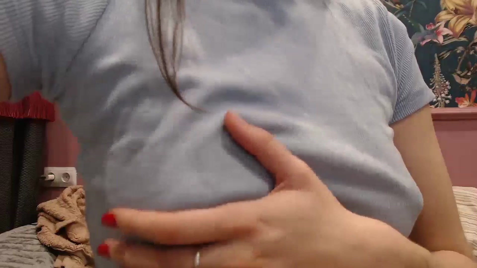 Gallery image thumbnail from ElsieF_'s myfreecams stream on, 07/12/2025, 18:38 image 11 of 20