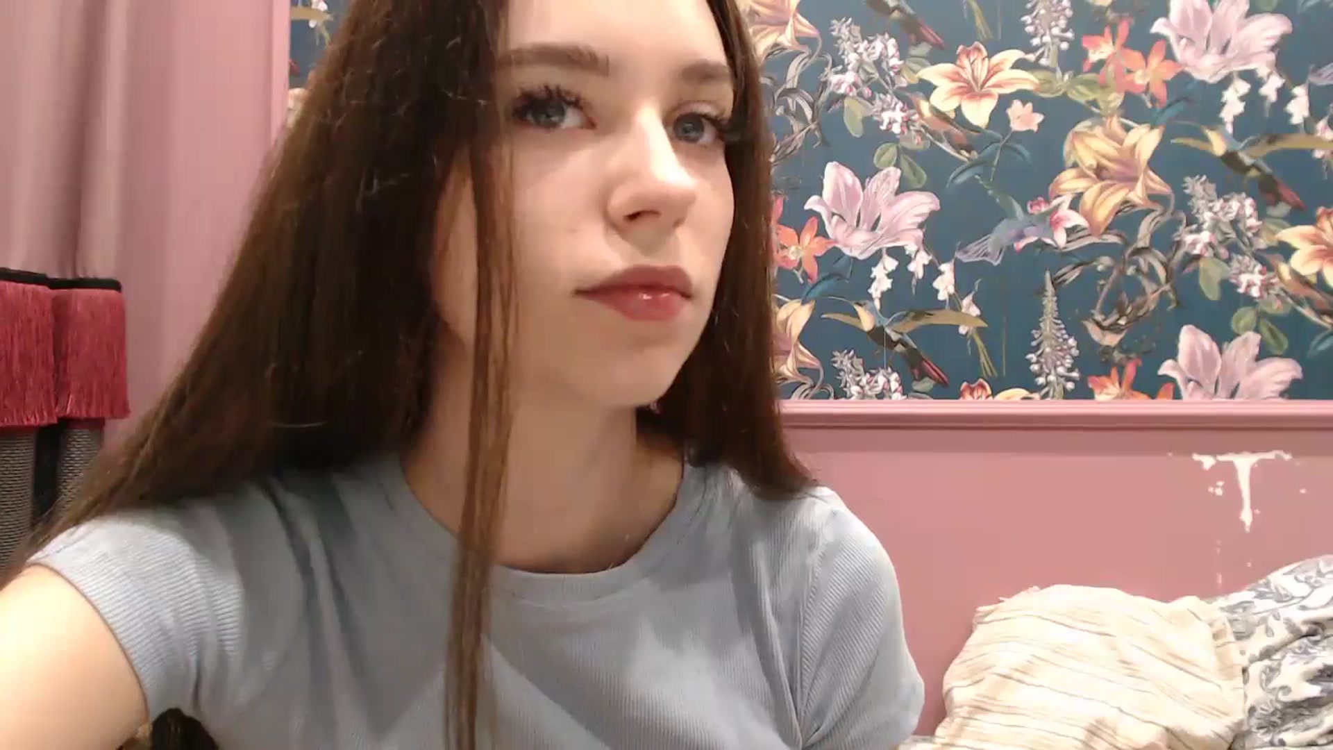 Gallery image thumbnail from ElsieF_'s myfreecams stream on, 07/12/2025, 18:38 image 19 of 20