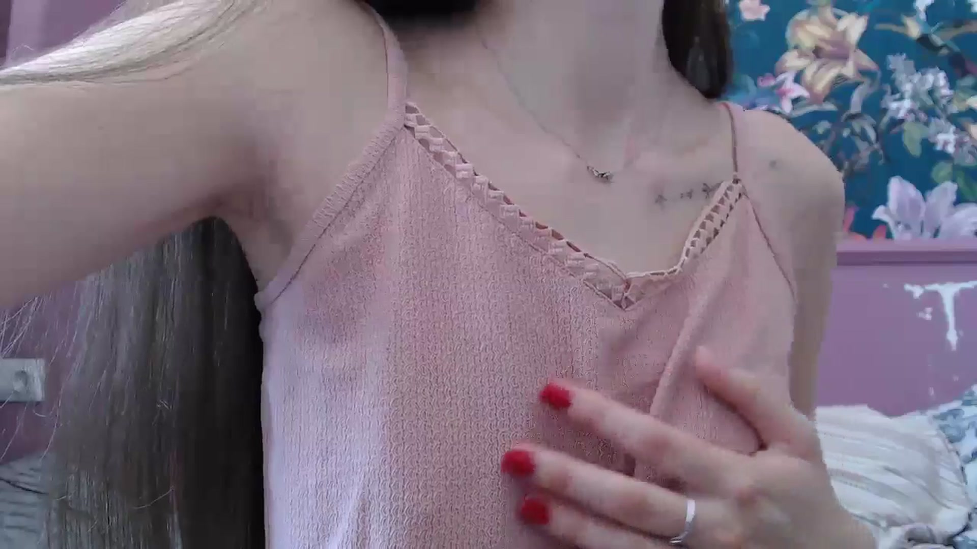 Gallery image thumbnail from ElsieF_'s myfreecams stream on, 07/13/2025, 06:18 image 9 of 20