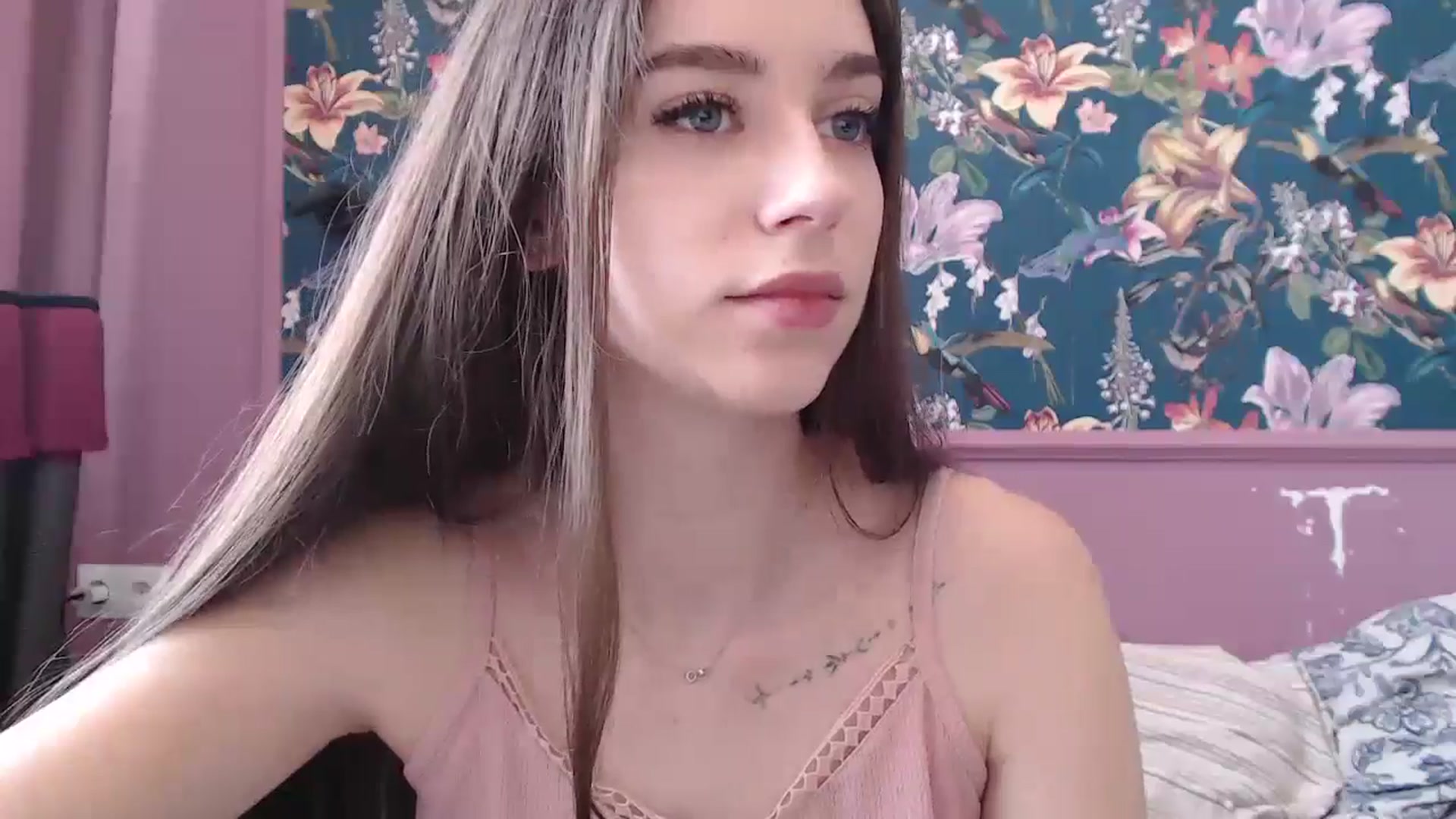 Gallery image thumbnail from ElsieF_'s myfreecams stream on, 07/13/2025, 07:39 image 15 of 20