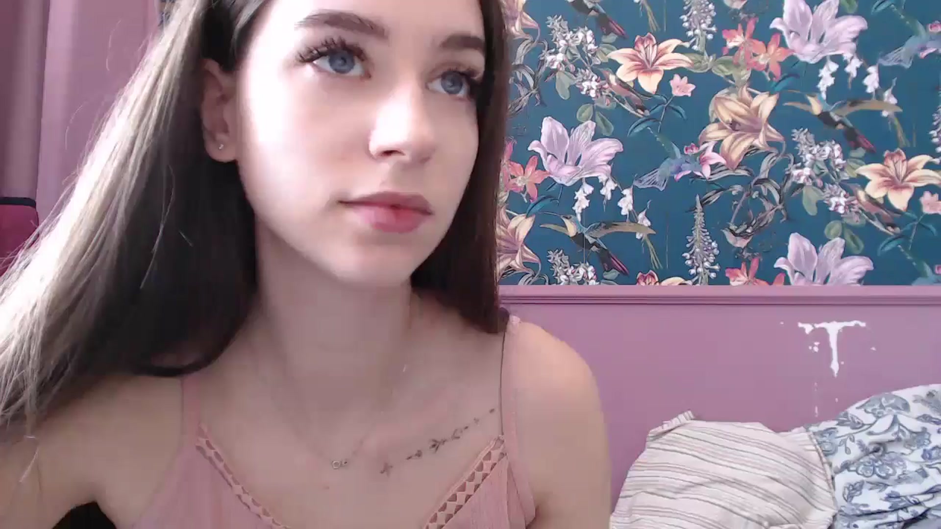 Gallery image thumbnail from ElsieF_'s myfreecams stream on, 07/13/2025, 07:39 image 4 of 20