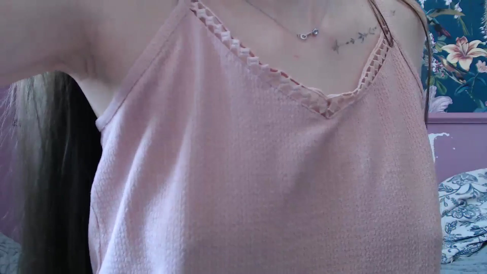 Gallery image thumbnail from ElsieF_'s myfreecams stream on, 07/13/2025, 07:39 image 16 of 20