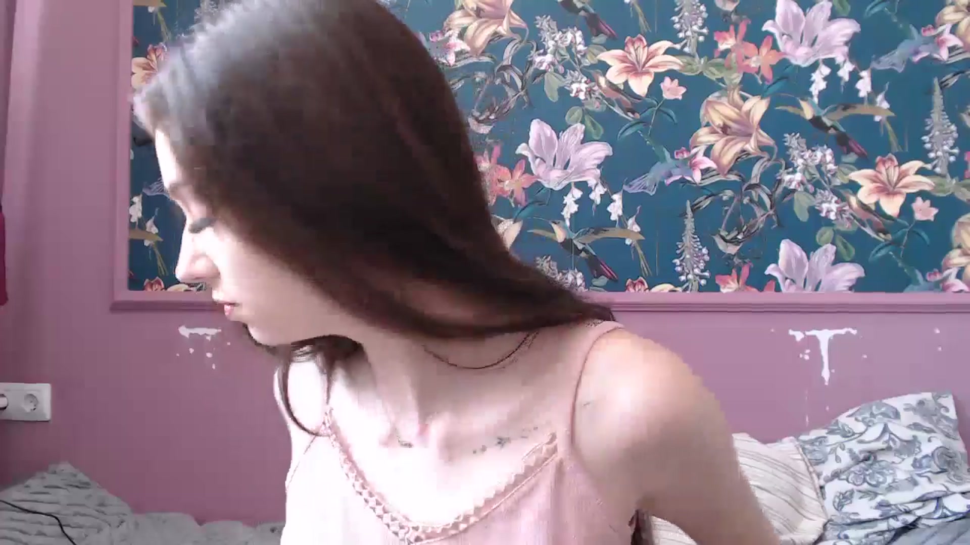 Gallery image thumbnail from ElsieF_'s myfreecams stream on, 07/13/2025, 08:51 image 4 of 20