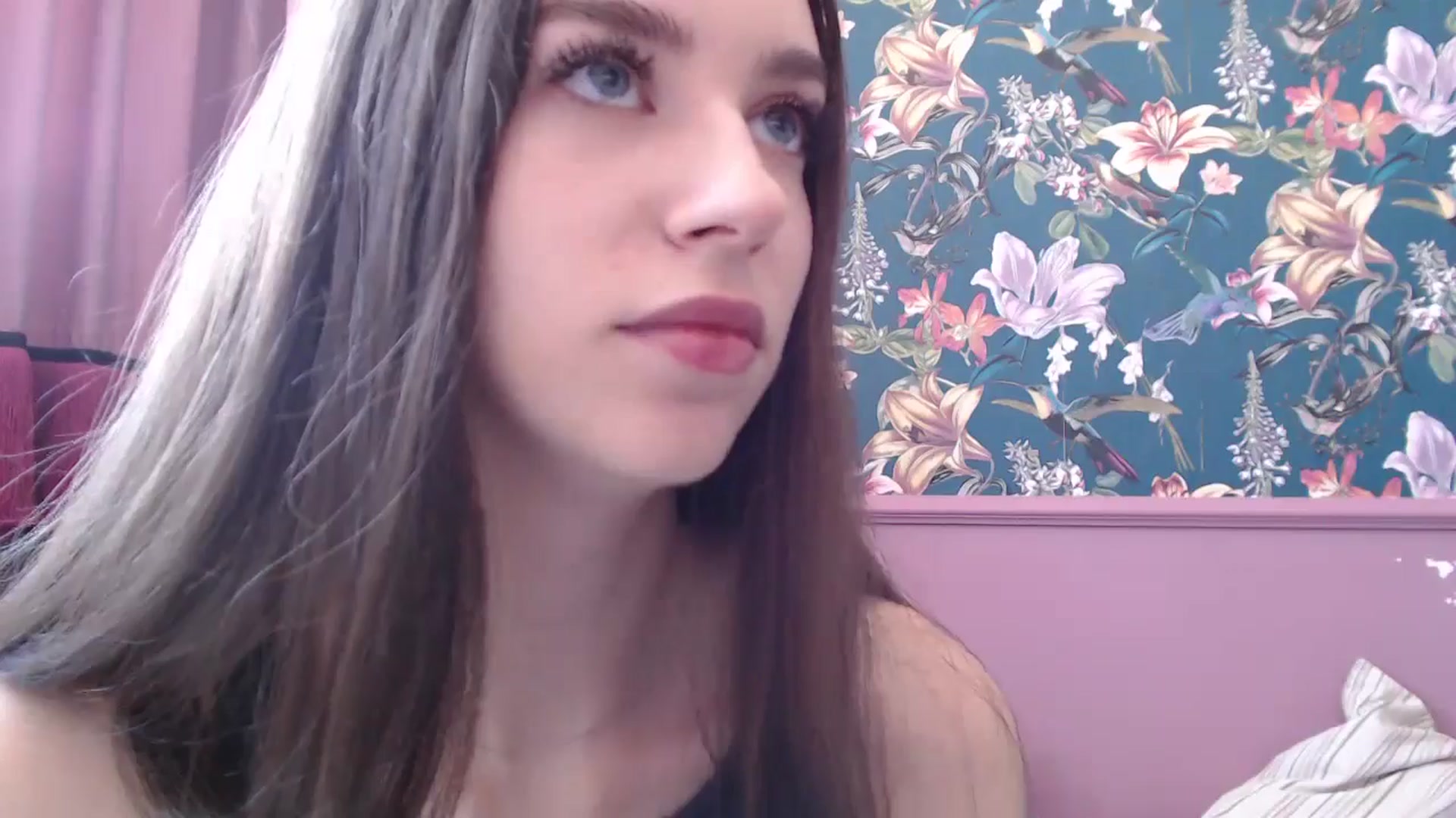 Gallery image thumbnail from ElsieF_'s myfreecams stream on, 07/27/2025, 09:37 image 3 of 20