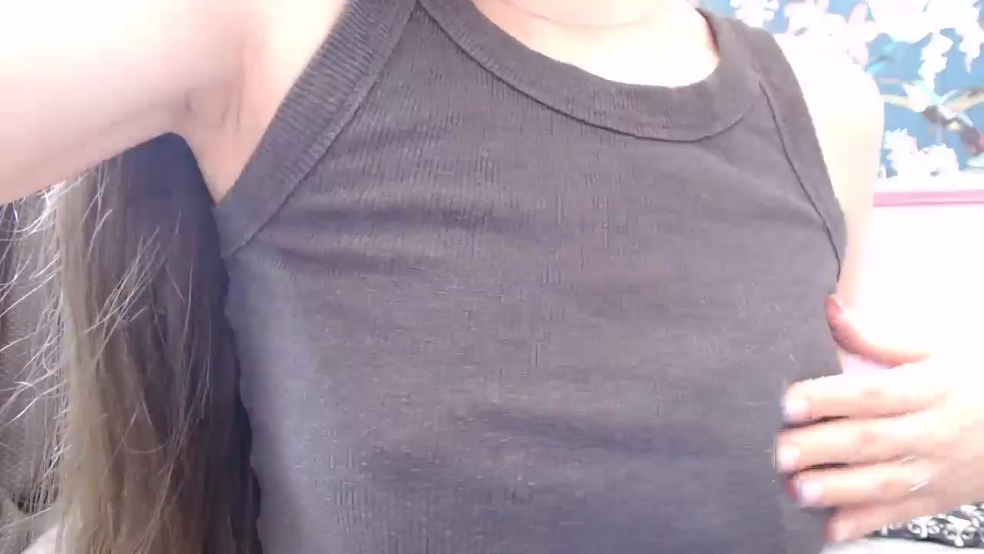 Gallery image thumbnail from ElsieF_'s myfreecams stream on, 07/27/2025, 09:37 image 17 of 20