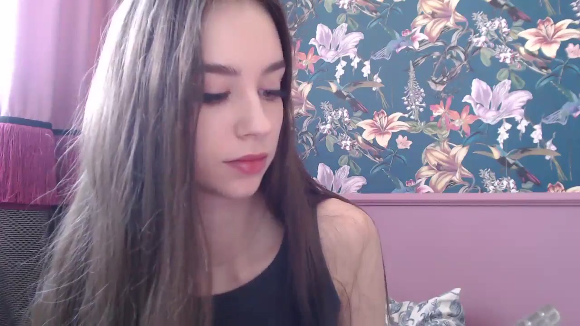 Gallery image thumbnail from ElsieF_'s myfreecams stream on, 07/27/2025, 09:37 image 15 of 20