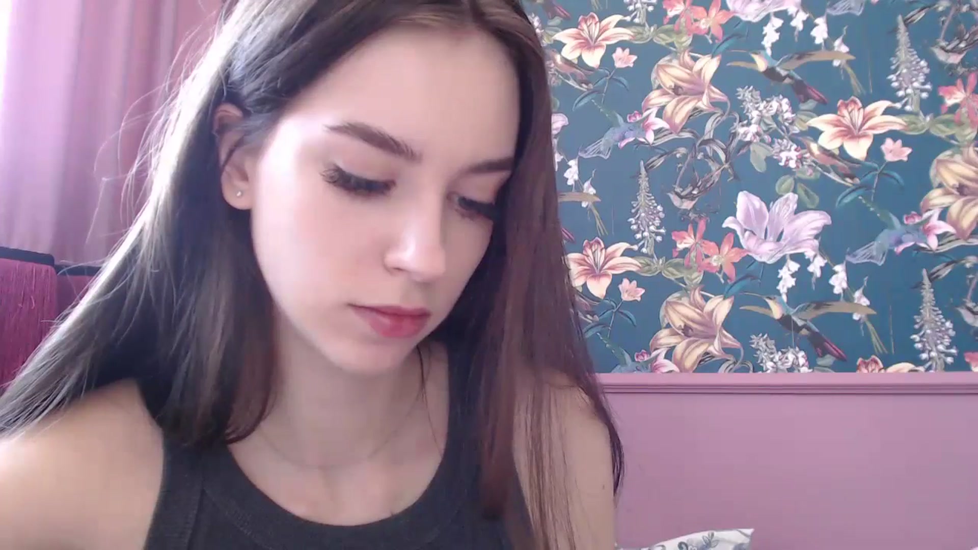 Gallery image thumbnail from ElsieF_'s myfreecams stream on, 07/27/2025, 09:37 image 8 of 20