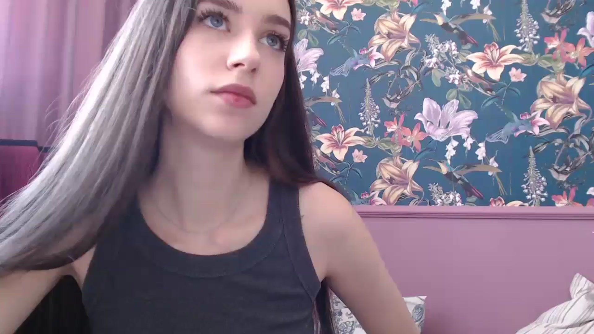Gallery image thumbnail from ElsieF_'s myfreecams stream on, 07/27/2025, 09:37 image 1 of 20