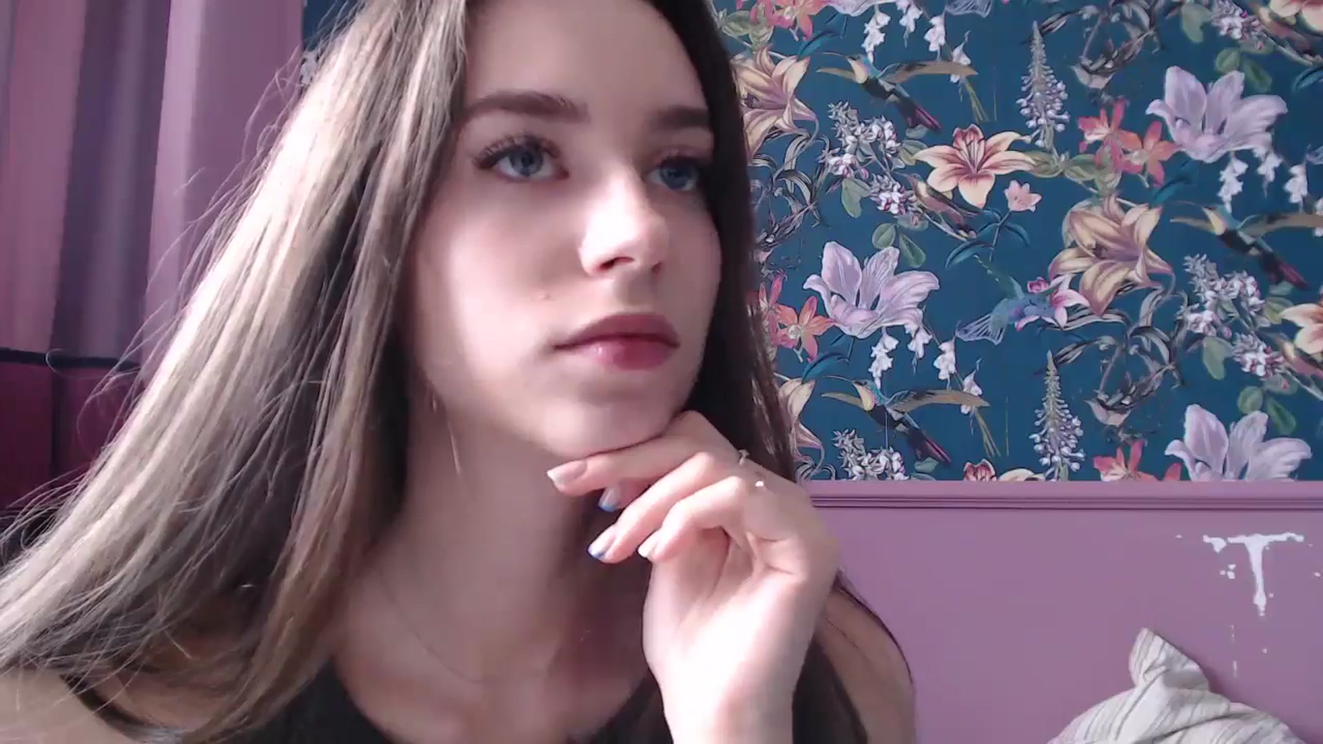 Gallery image thumbnail from ElsieF_'s myfreecams stream on, 07/27/2025, 10:48 image 3 of 20