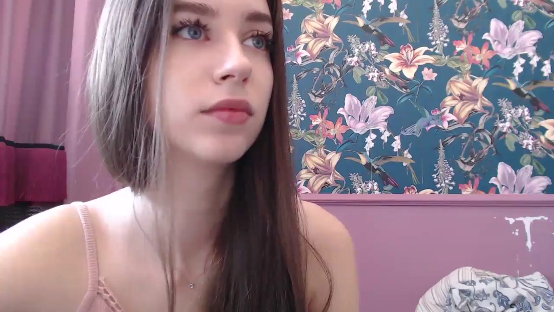 Gallery image thumbnail from ElsieF_'s myfreecams stream on, 07/29/2025, 07:02 image 3 of 20
