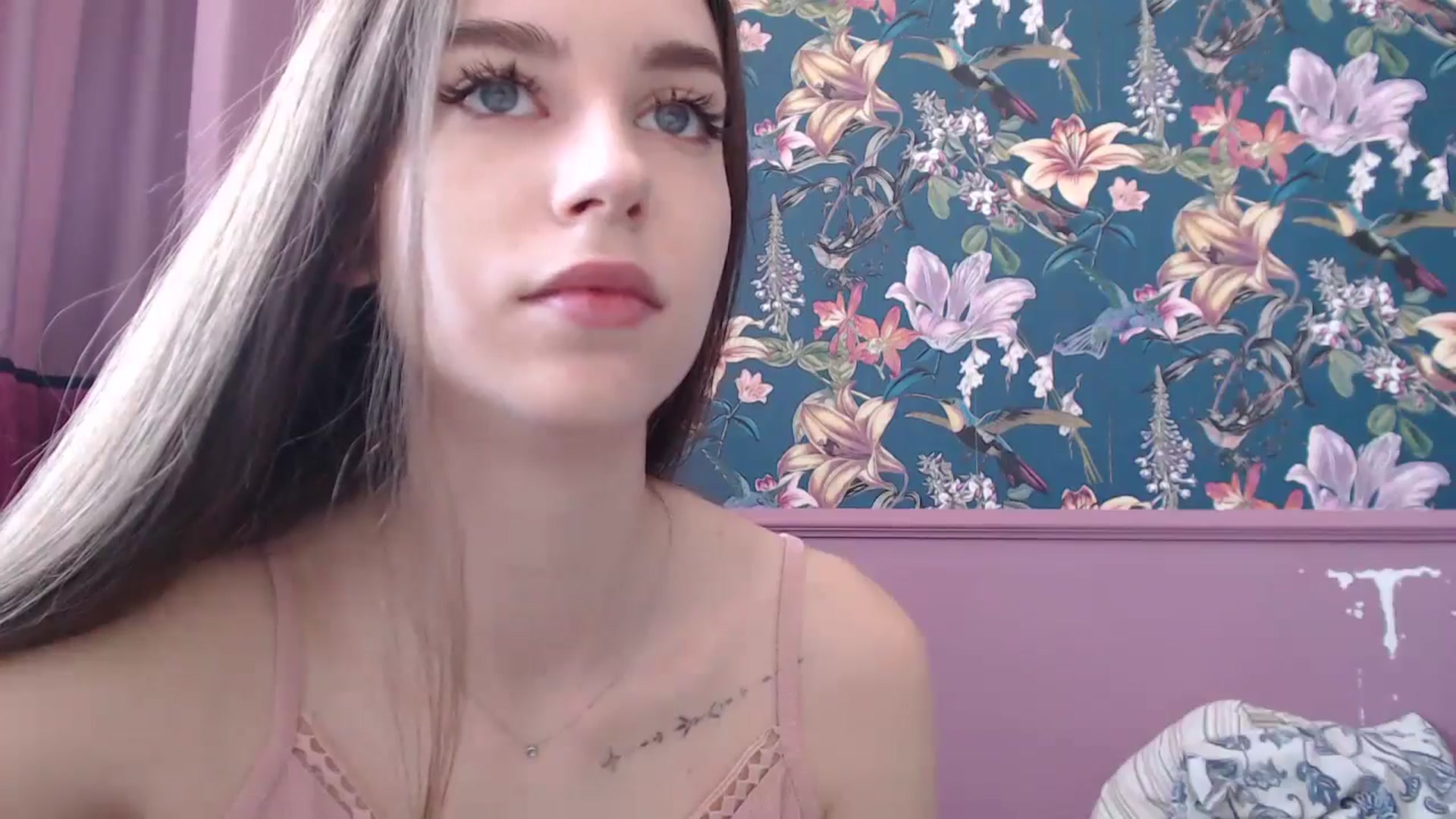 Gallery image thumbnail from ElsieF_'s myfreecams stream on, 07/29/2025, 07:02 image 10 of 20