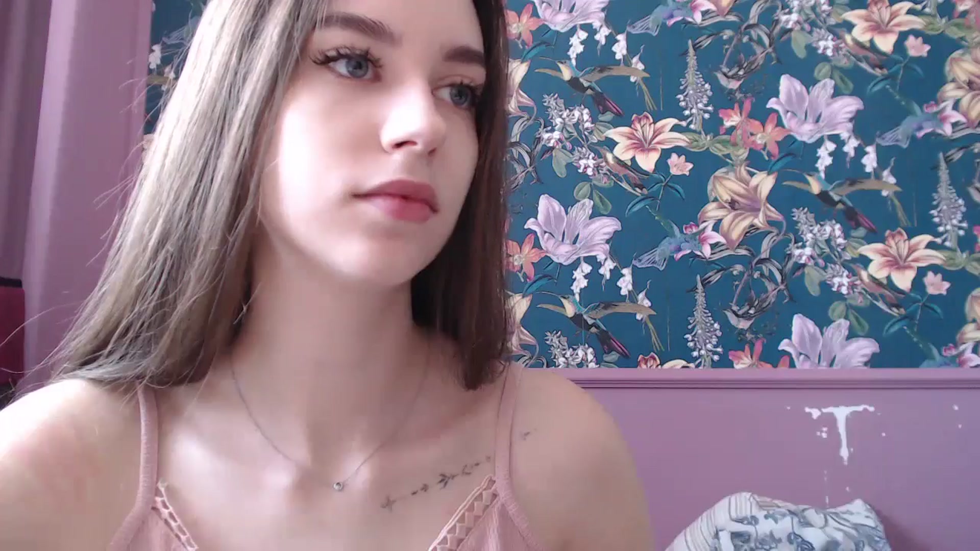 Gallery image thumbnail from ElsieF_'s myfreecams stream on, 07/29/2025, 07:02 image 17 of 20