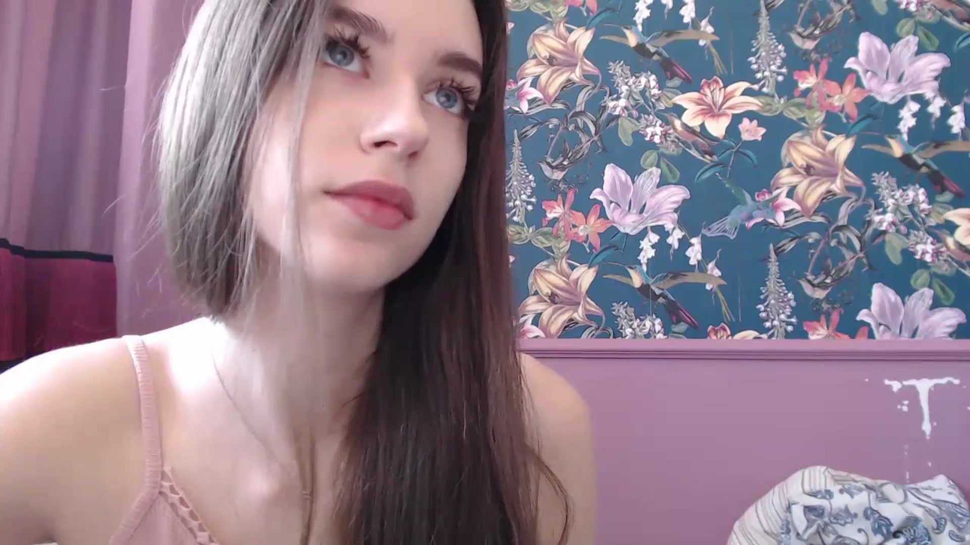 Gallery image thumbnail from ElsieF_'s myfreecams stream on, 07/29/2025, 07:02 image 6 of 20