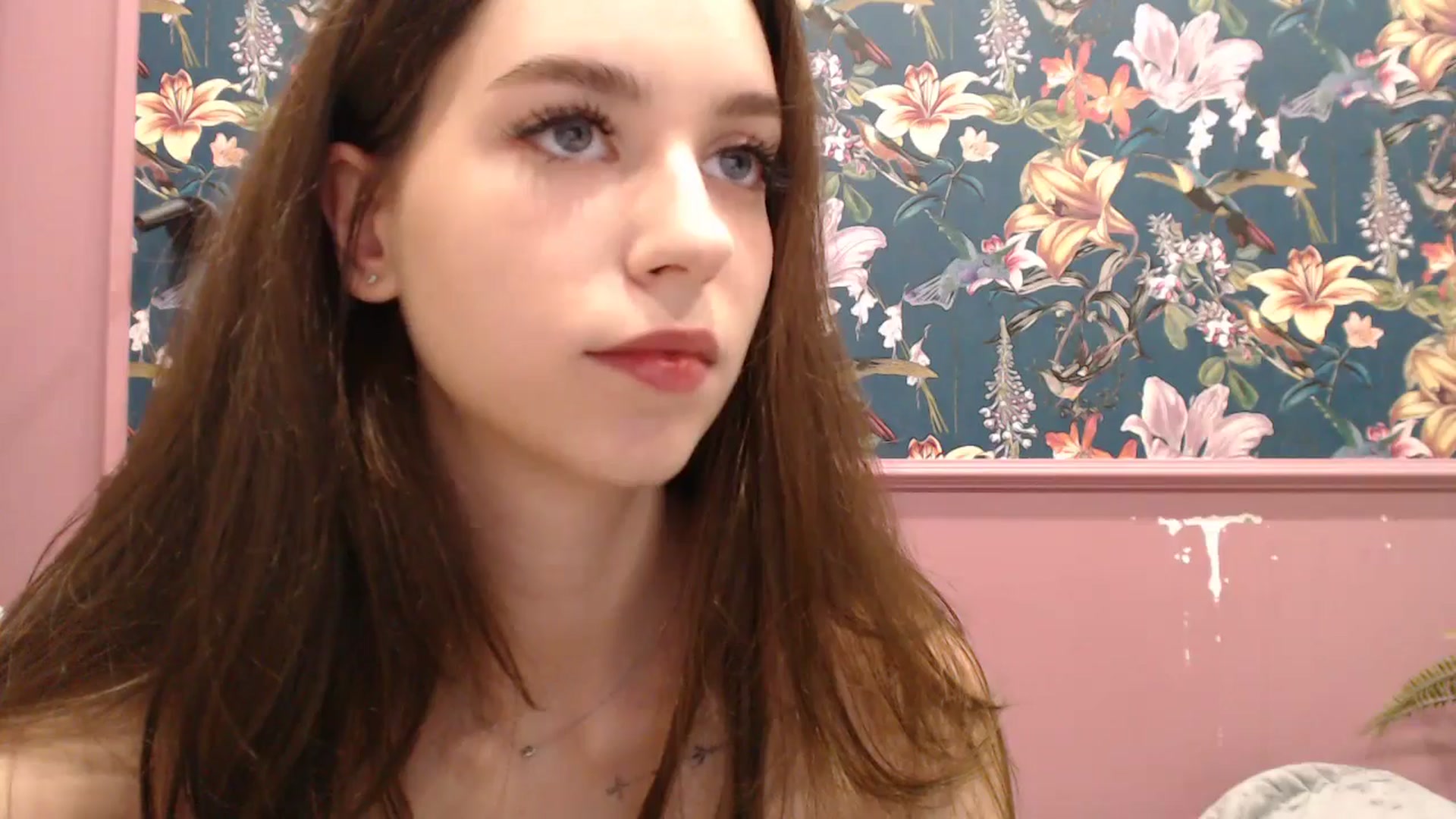 Gallery image thumbnail from ElsieF_'s myfreecams stream on, 08/03/2025, 18:00 image 20 of 20