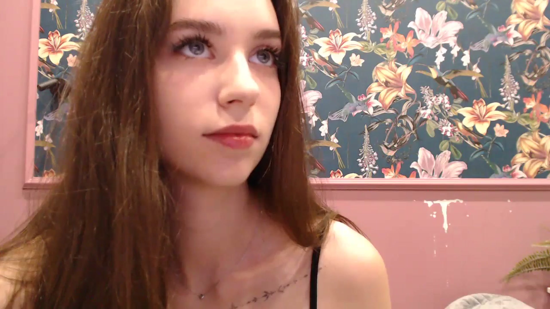 Gallery image thumbnail from ElsieF_'s myfreecams stream on, 08/03/2025, 18:00 image 4 of 20